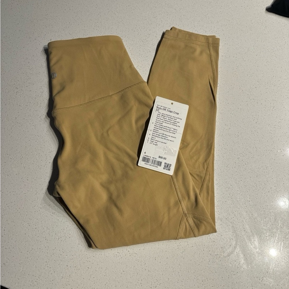 Lululemon Nulu yoga crop